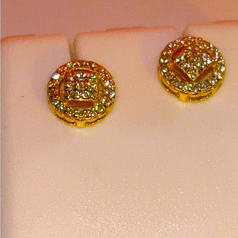 Gold Over Sterling Silver Vs.D color Moissanite Stud Earrings! Brand new!